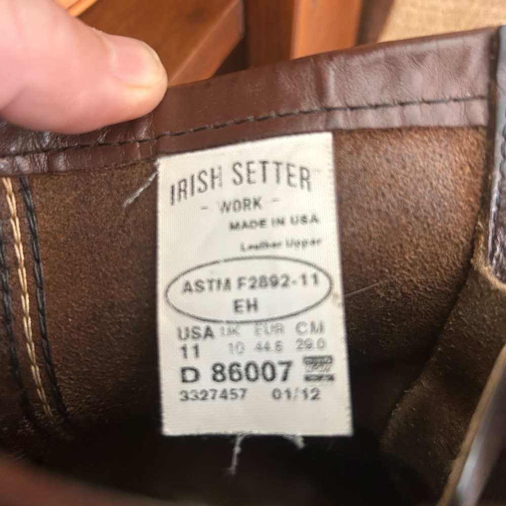 Heritage Irish Setter/Red Wing 8” lug soled(resoleable) boots. Make date 1/12 - Picture 3 of 6